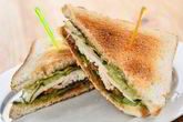 Сэндвич с курицей и овощами