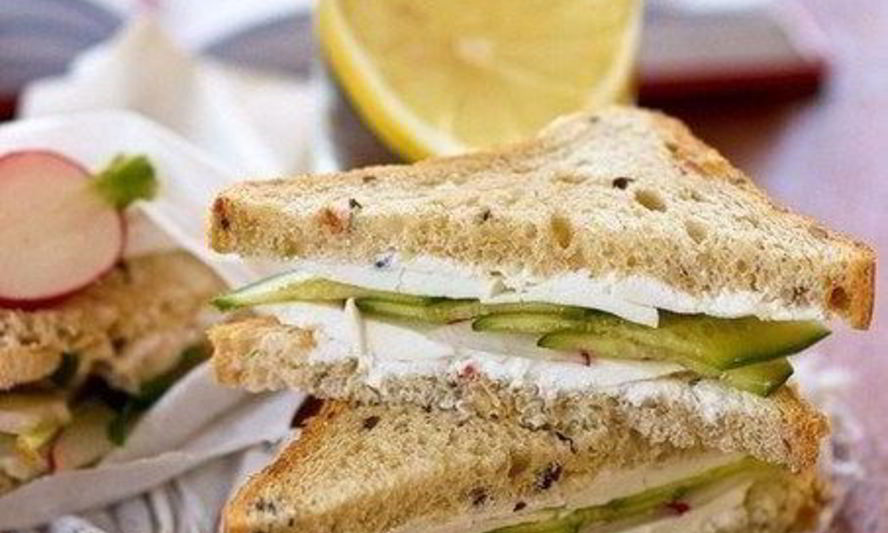 Рецепт сэндвич с курицей и редисом