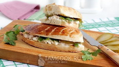 сэндвич с тунцом