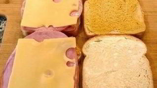 Сэндвич с ветчиной и сыром Монте-Кристо