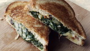 Сэндвич со шпинатом и артишоком