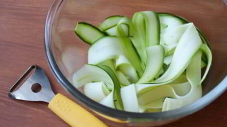 сэндвичи с курицей и маринованным цуккини