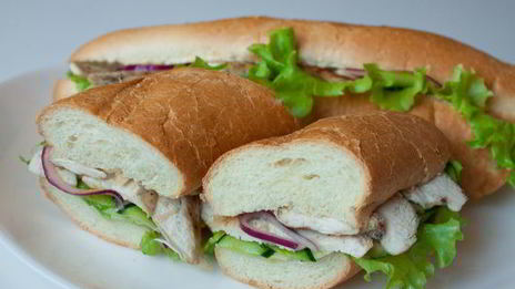 сэндвичи с курицей и маринованным цуккини