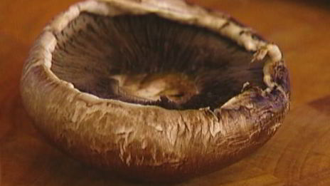 сэндвичи с портобелло, шалотом и чесночным майонезом