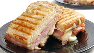 Сэндвичи с яблоками, ветчиной и чеддером