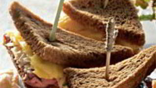 Тапас из веганского сэндвича рубена