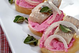 Картофельные тарталетки с сельдью