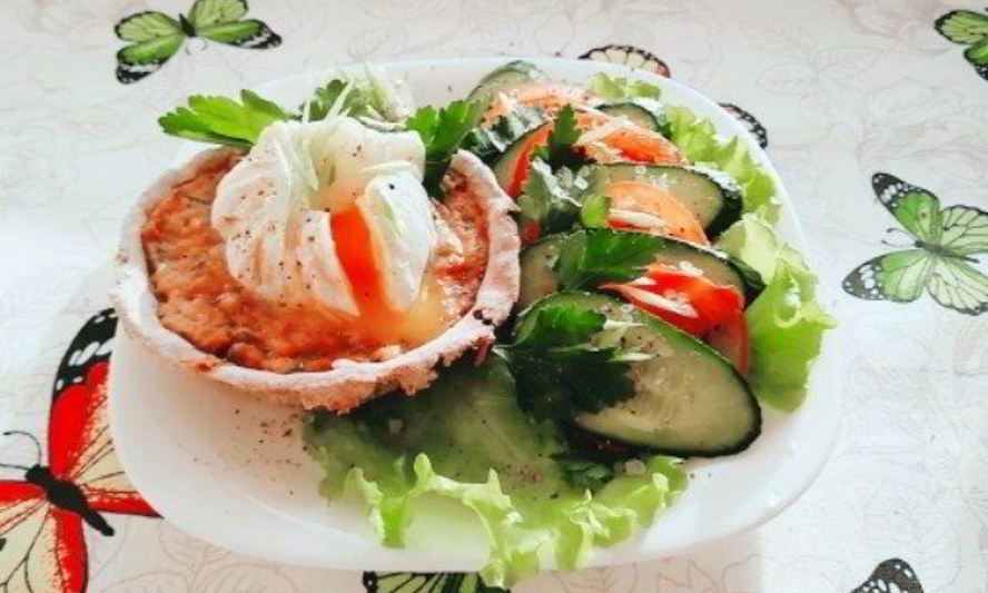 Рецепт ржаные тарталетки с паштетом из тунца и яйцом пашот