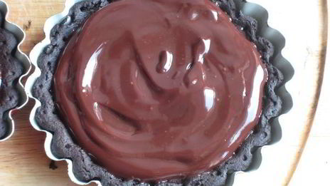 шоколадные тарталетки с клубникой