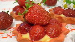 Тарталетка с клубникой