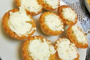 Тарталетки с ананасом и творожным кремом