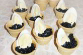 Тарталетки с черной икрой