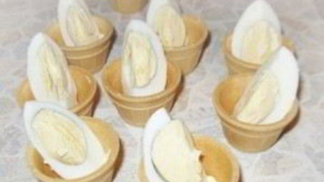 тарталетки с черной икрой