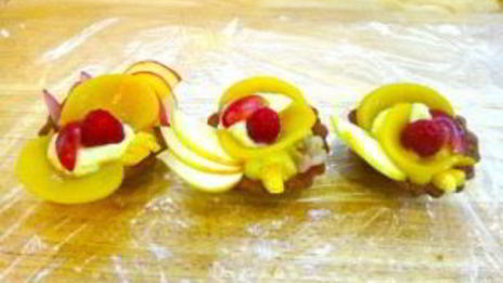 тарталетки с фруктами в желе