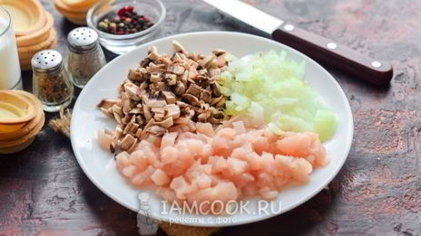 тарталетки с грибами, курицей и сливками