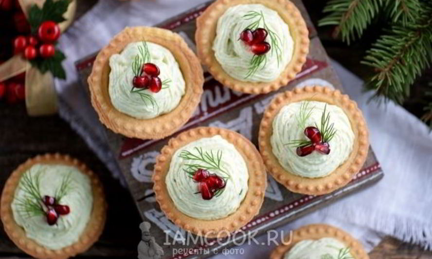 Рецепт тарталетки с икрой селедки, авокадо и творожным сыром