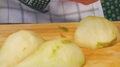 тарталетки с карамелизированной грушей и клюквой