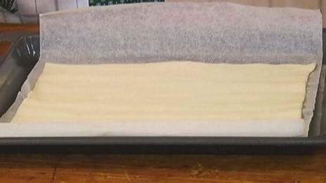 тарталетки с карамелизированной грушей и клюквой