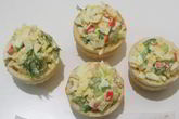 Тарталетки с крабовыми палочками и огурцом
