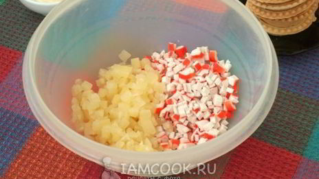 тарталетки с крабовыми палочками