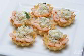 Тарталетки с морским коктейлем