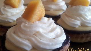 Тарталетки с нежнейшим манговым кремом и взбитыми сливками