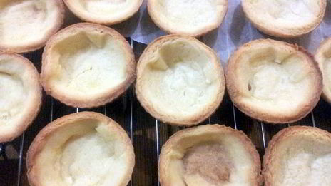 тарталетки с нежнейшим манговым кремом и взбитыми сливками