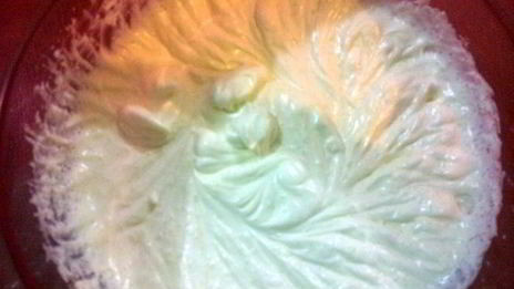 тарталетки с нежнейшим манговым кремом и взбитыми сливками