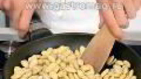 тарталетки с персиками