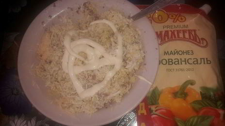 тарталетки с рыбным салатом