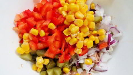 тарталетки с салатом из тунца