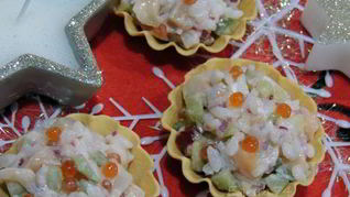 Тарталетки с семгой и икрой