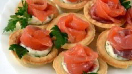 тарталетки с семгой и сыром