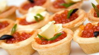 Тарталетки с сыром и икрой