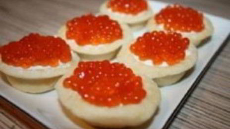 тарталетки с сыром и икрой