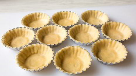 тарталетки с ветчиной и луком