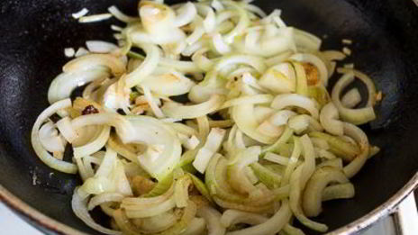 тарталетки с ветчиной и луком