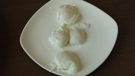 тарталетки с яйцом пашот