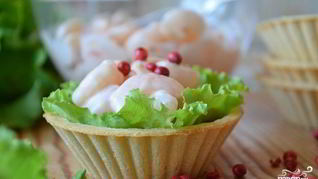 Закуска с креветками в тарталетках