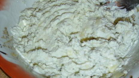 закусочные тарталетки с рокфором и помидорами черри