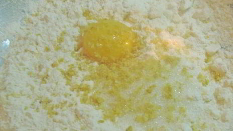 изысканный сливовый тарт