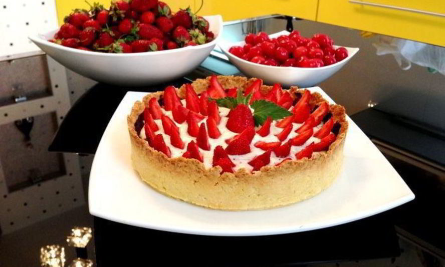 Рецепт клубничный тарт с творожным кремом и шоколадом