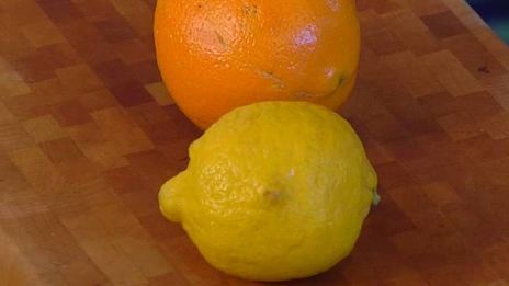 медовый тарт с ежевикой и миндалем