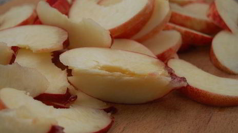 миндальный тарт с карамелизованными нектаринами