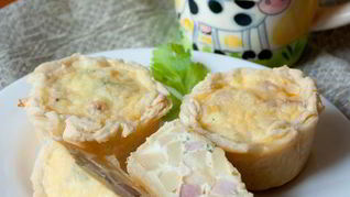 Мини-тарты с картофелем и ветчиной