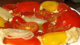 Овощной тарт с помидорами, болгарским перцем, луком