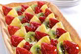 Сладкий тарт с киви, клубникой и ананасом