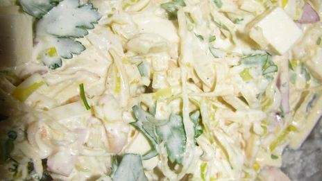 тарт 3 сыра с пореем, балыком и оливками