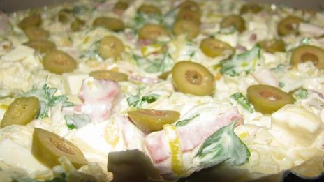 тарт 3 сыра с пореем, балыком и оливками