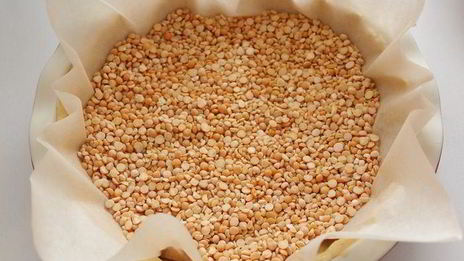 тарт с белым шоколадом и брусникой